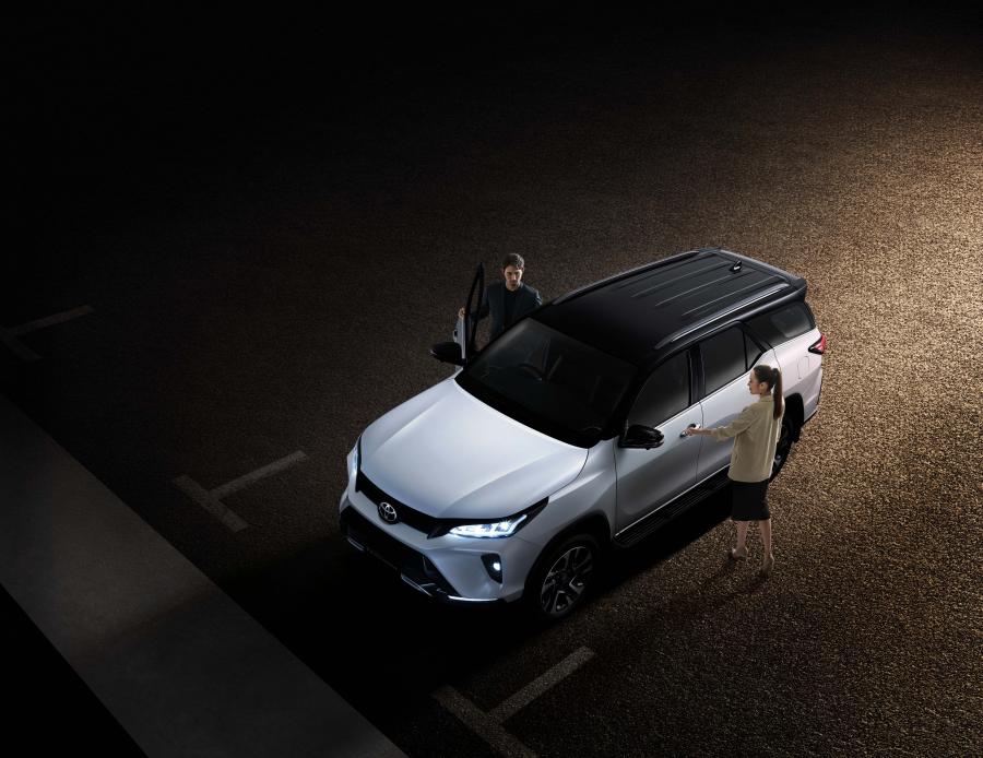  Toyota Fortuner Legender (AN160) 2020 года  (TH) (фото 3 из 3)